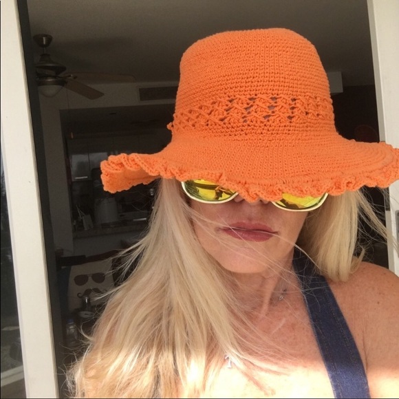 Accessories - Adorable Orange Crochet Sun Hat NWOT